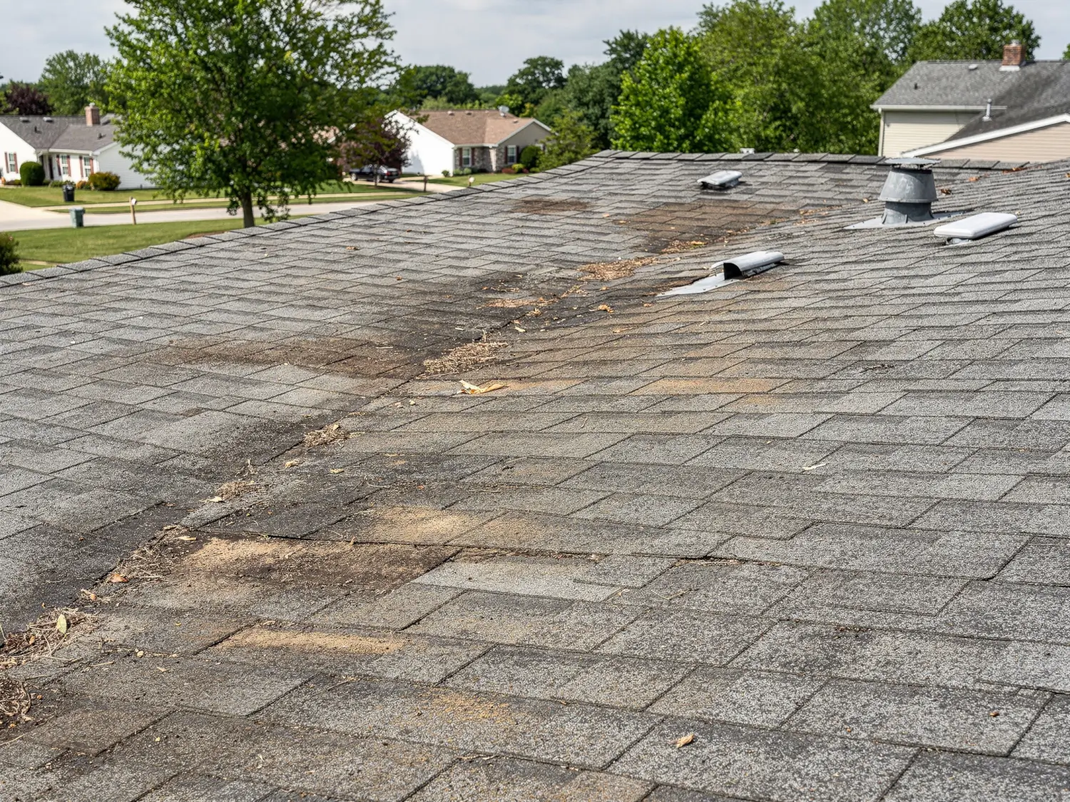 how to find a roof leak